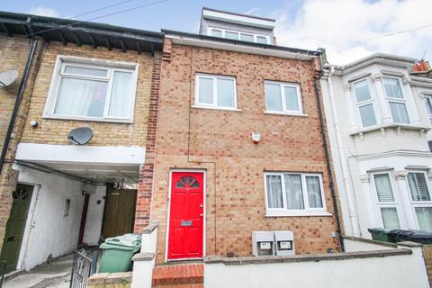 2 bedroom flat to rent, Ashville Road, London, Greater London, E11 4DS