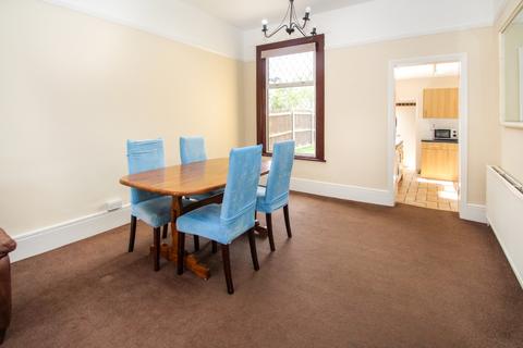 3 bedroom end of terrace house to rent, Murchison Road, London, Greater London, E10 6LU