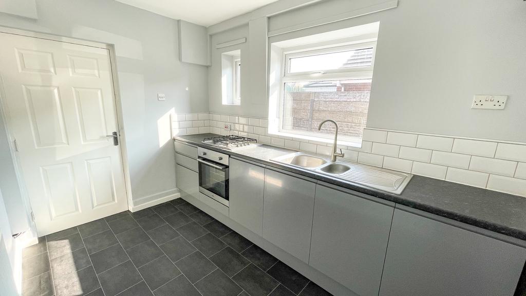 William Road, Haydock, St. Helens... 3 bed semidetached house £850 pcm (£196 pw)