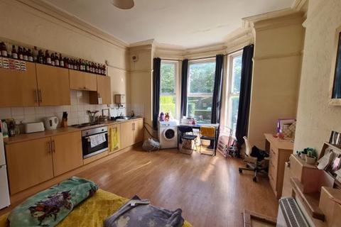 1 bedroom house to rent, Hyde Park Road, Leeds