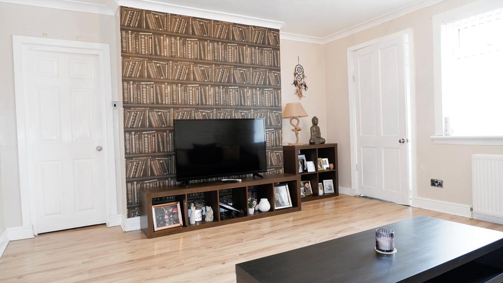 BrigOLea Terrace, Neilston G78 2 bed cottage £110,000