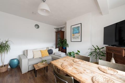 8 Overton Road, London, E10 7NN