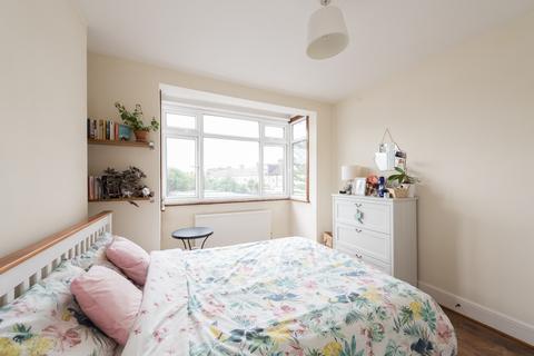 8 Overton Road, London, E10 7NN
