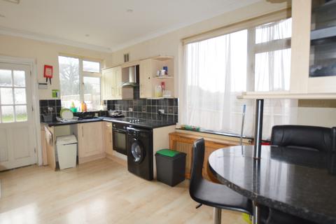 1 bedroom in a house share to rent, Crest Road, Parkstone, Poole, Dorset, BH12 3DR