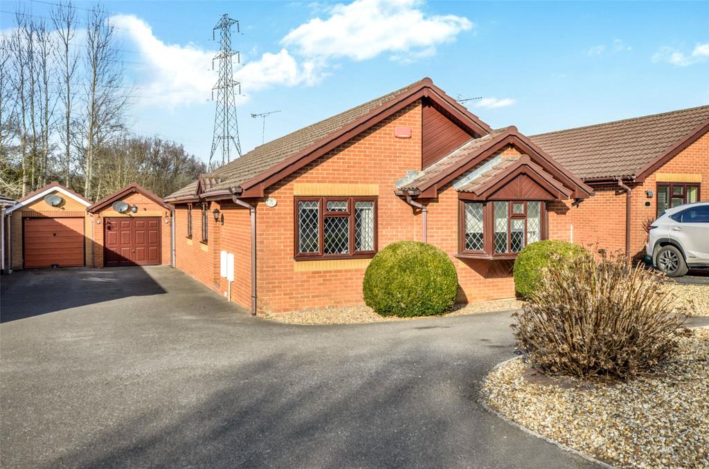 Leeson Drive, Ferndown, Dorset, BH22 3 bed bungalow £475,000