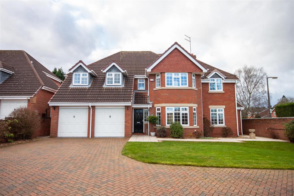 Rugeley Road, Burntwood, WS7 9BW 5 bed detached house £800,000