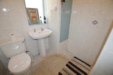 1 bedroom in a house share to rent, Crest Road, Poole, Dorset, BH12