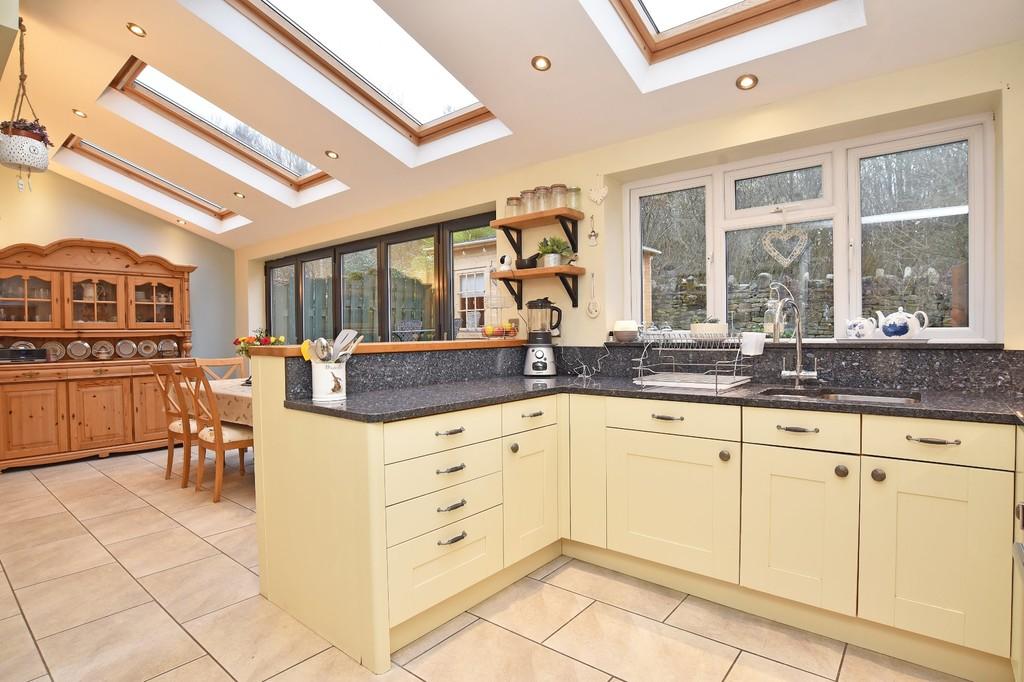 Heather Way, Harrogate 4 bed detached house £450,000