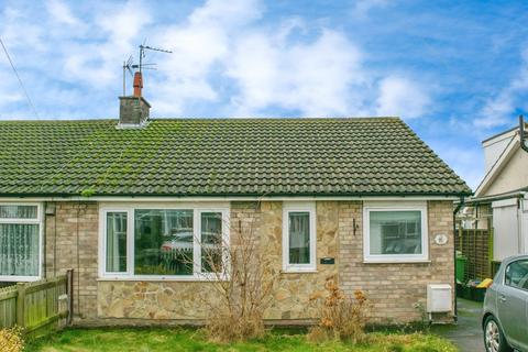 2 bedroom detached bungalow to rent, Cleveland Way, York YO32