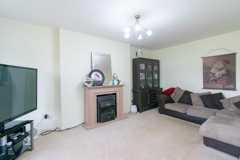 2 bedroom detached bungalow to rent, Cleveland Way, York YO32