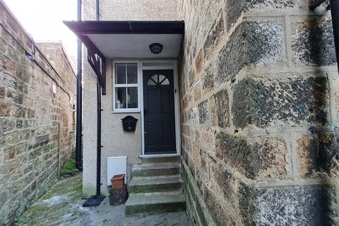 2 bedroom end of terrace house to rent, Harrogate Road, Leeds LS19