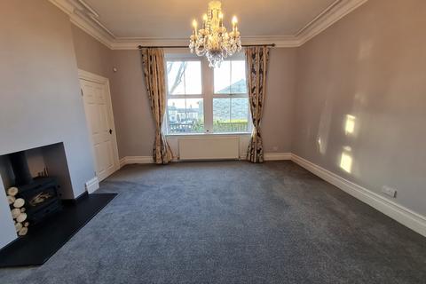 2 bedroom end of terrace house to rent, Harrogate Road, Leeds LS19