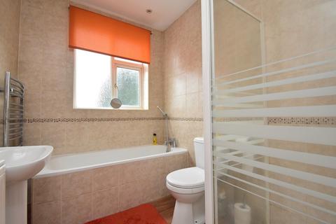 16 Edward Close, Ipswich, IP1 4BE