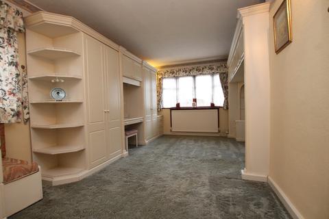 54 Harold Road, Dartford, DA2 7SA