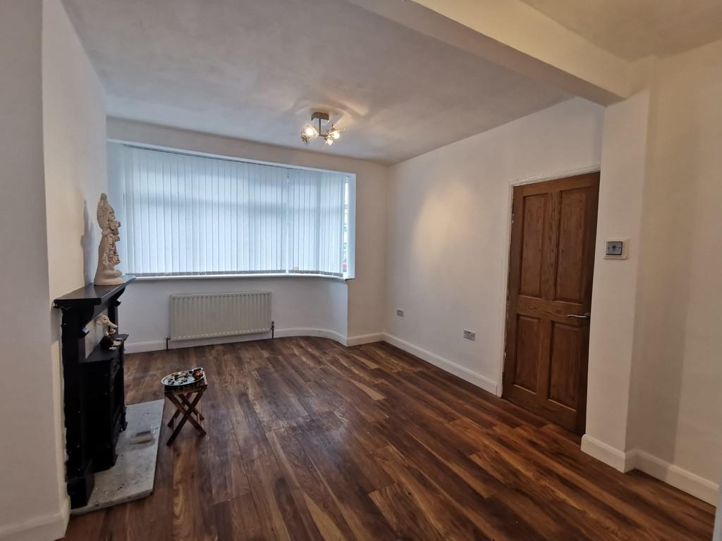 Turner Road, Edgware 3 bed semidetached house £1,800 pcm (£415 pw)