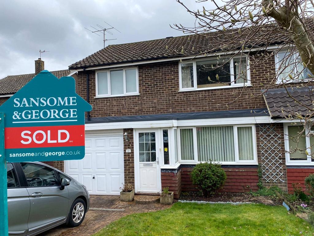 Cedar Drive, Kingsclere, Newbury, Hampshire, RG20 3 bed semidetached