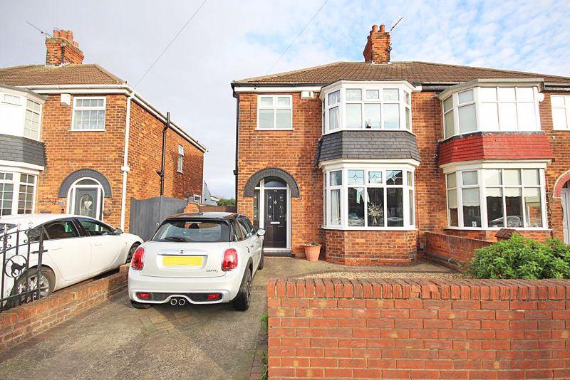 QUEEN MARY AVENUE, CLEETHORPES 3 bed semidetached house £186,500