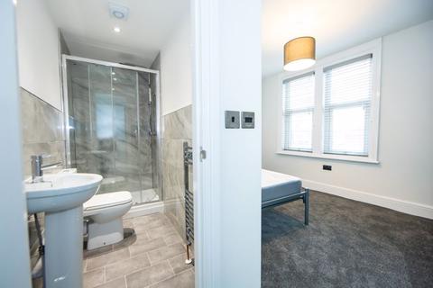 16 Burchett Terrace, Leeds, LS6 2LR