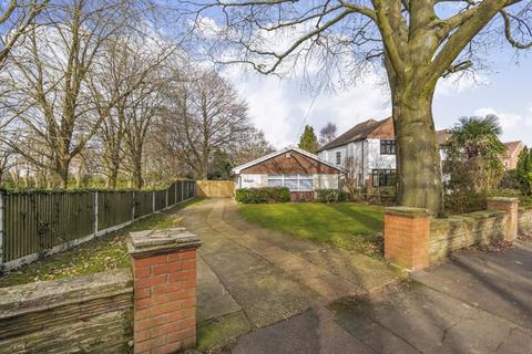 1 Canons Hill, Coulsdon, CR5 1HB