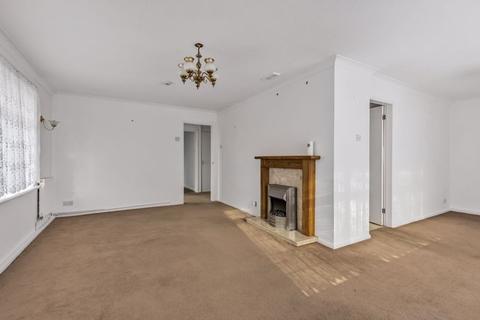 1 Canons Hill, Coulsdon, CR5 1HB