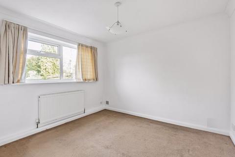 1 Canons Hill, Coulsdon, CR5 1HB