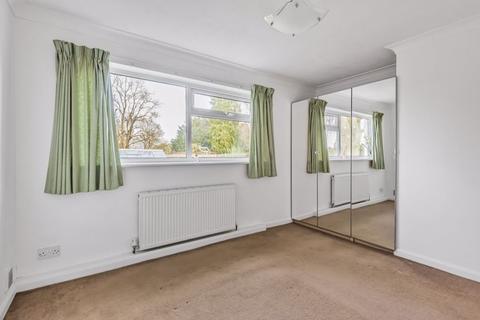 1 Canons Hill, Coulsdon, CR5 1HB