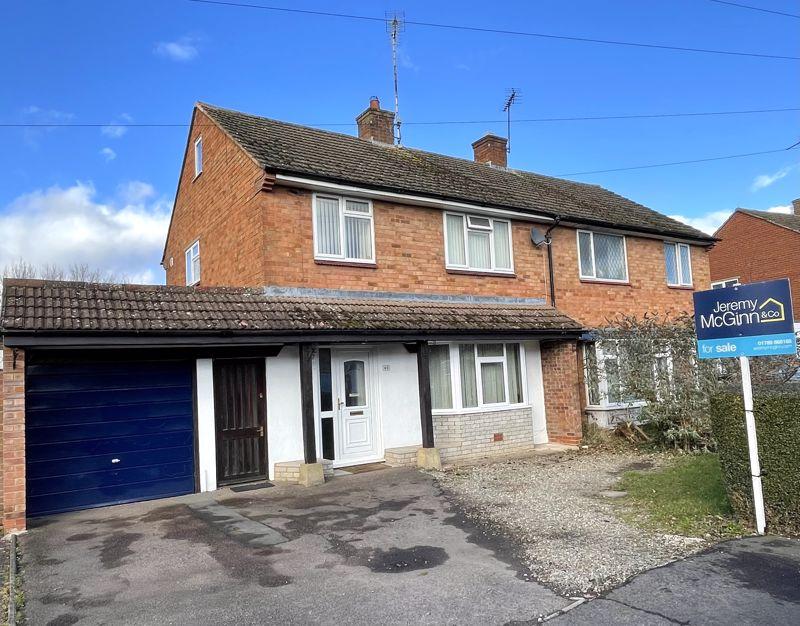 Meadow Road, Alcester 4 bed semidetached house £315,000