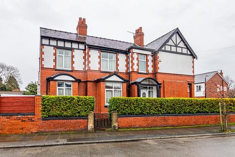 4 bedroom detached house for sale - Spennithorne Road, Urmston, Manchester, M41
