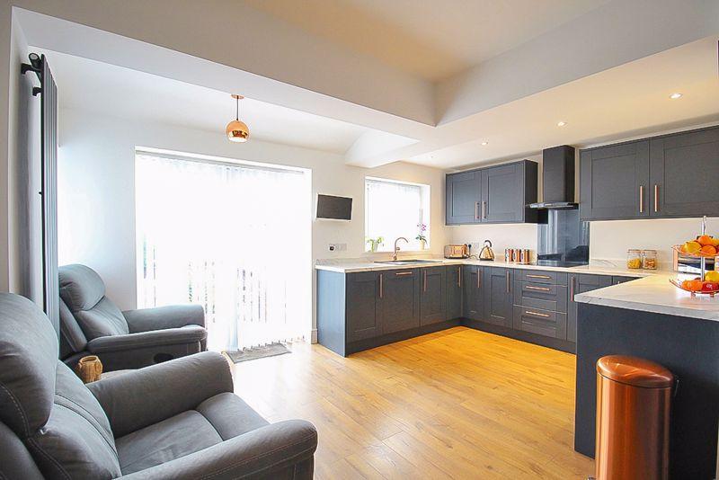 Dining kitchen