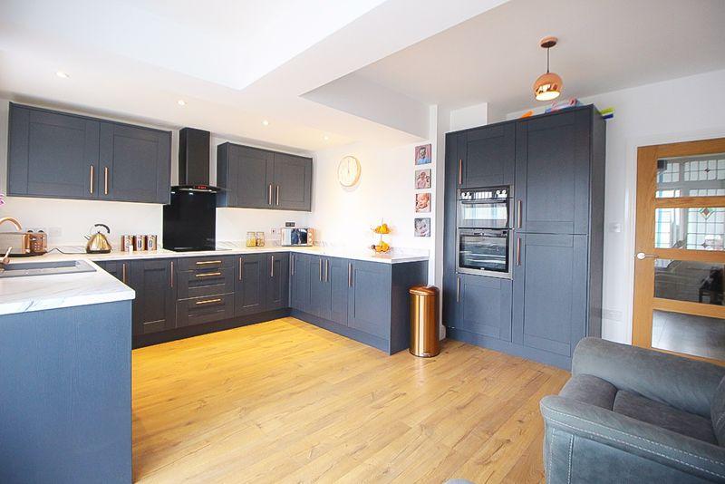 Dining kitchen