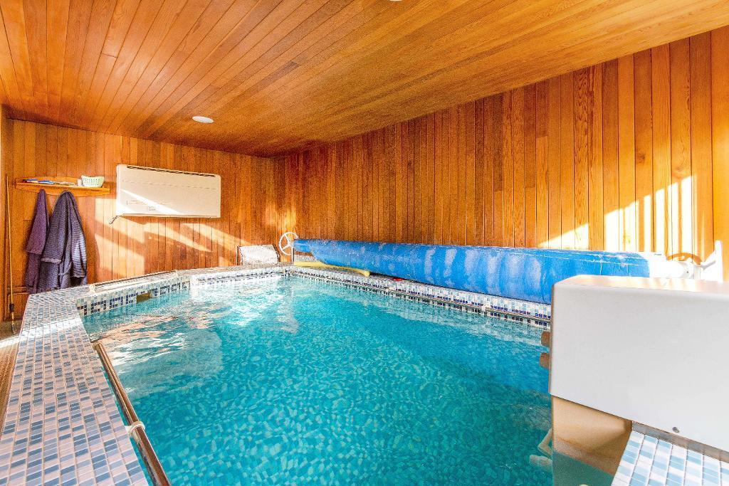 Pool area