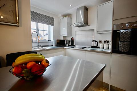 15 Ramson Close, Penpedairheol, Hengoed, CF82 8LB
