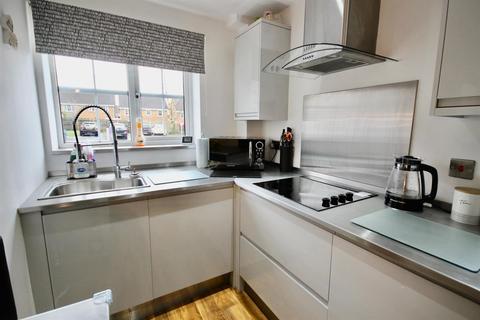 15 Ramson Close, Penpedairheol, Hengoed, CF82 8LB