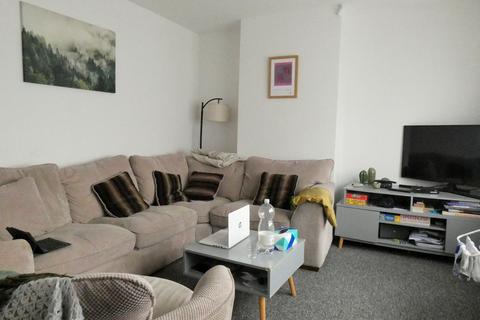 13 Palm Grove, London, W5 4AF