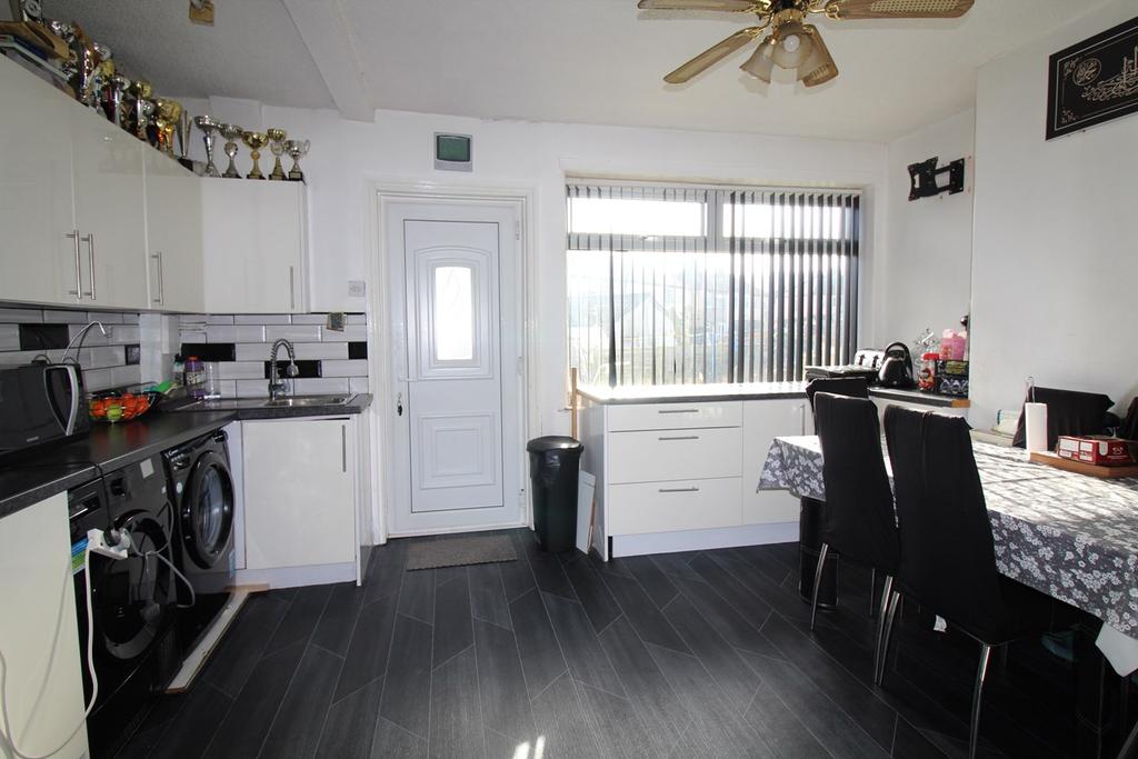 Florist Street, Keighley, BD21 2 bed townhouse £114,995