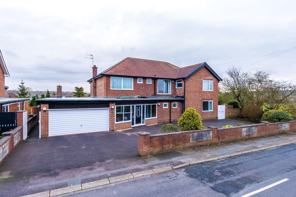 Howards Lane, Eccleston, St Helens, WA10 4 bed detached house £675,000