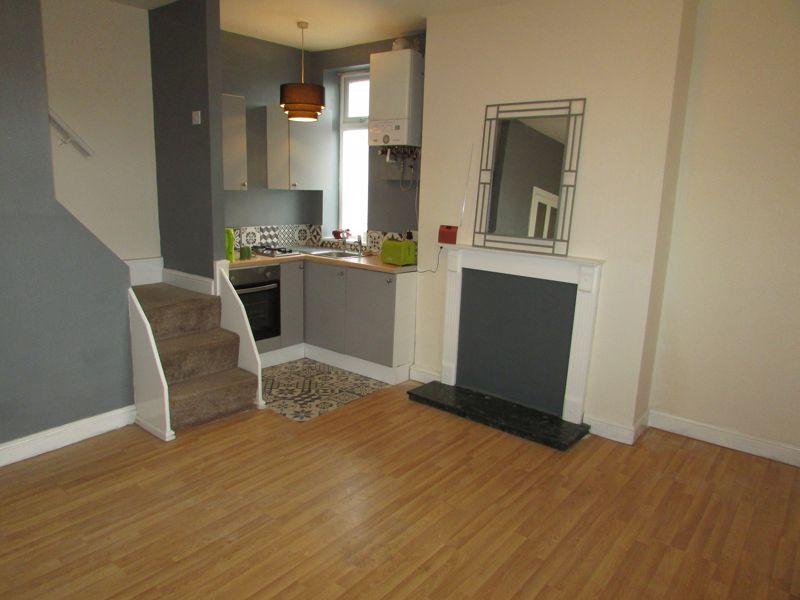 Cronkeyshaw Road Rochdale 1 bed end of terrace house £495 pcm (£114 pw)