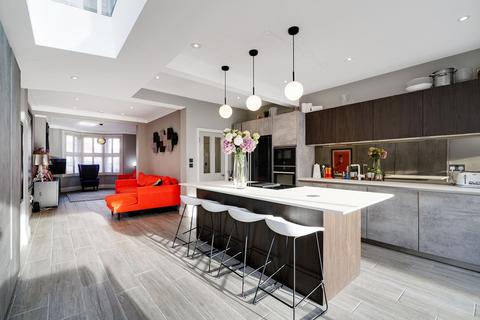 31 Mayfield Avenue, London, W13 9UP