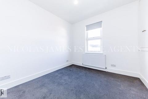 2 bedroom terraced house to rent, Delamare Road, Waltham Cross