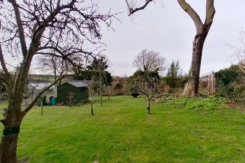 18 Fairview Road, Istead Rise, Gravesend, DA13 9DR