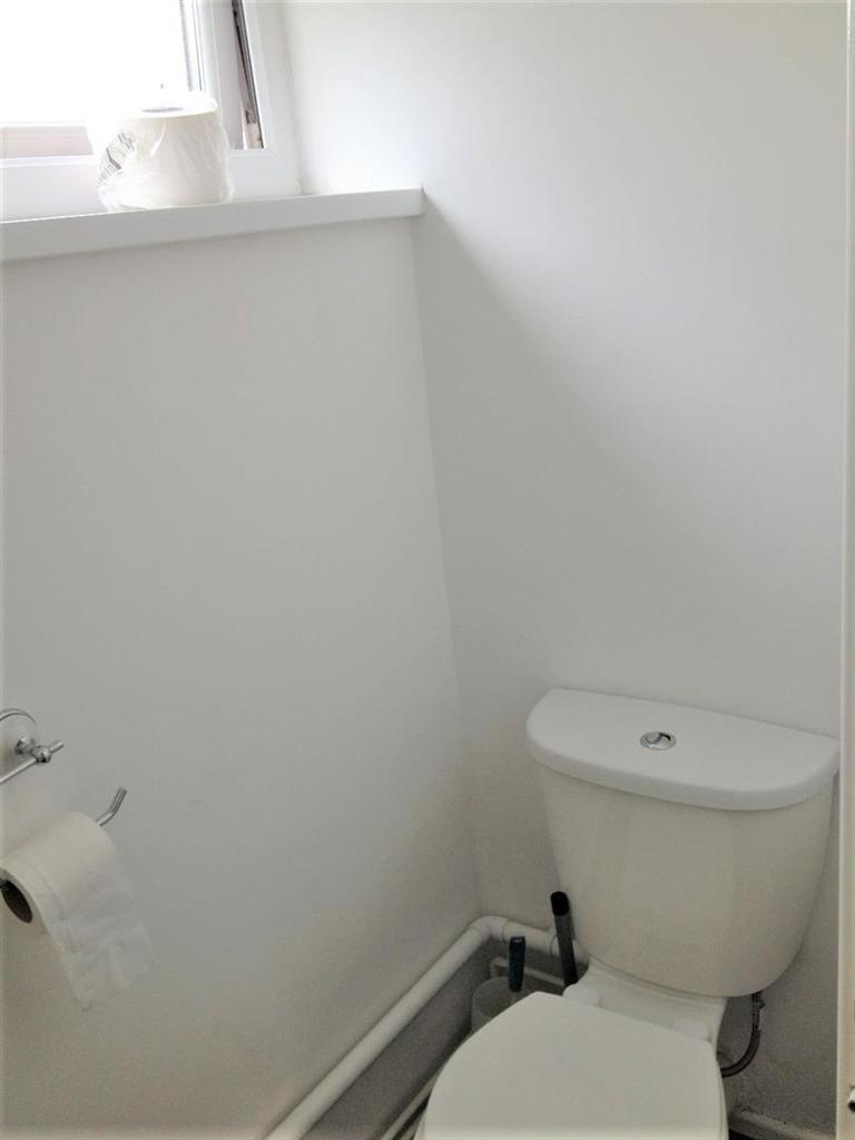 17 rebecca drive 6.JPG