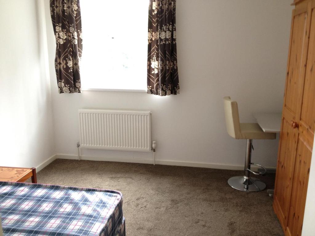 17 rebecca drive 3.JPG