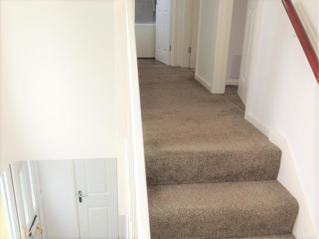 17 rebecca drive 4.JPG