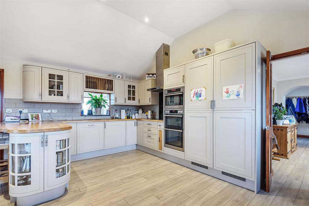 Liskeard Road, Saltash 5 bed detached house £1,100,000