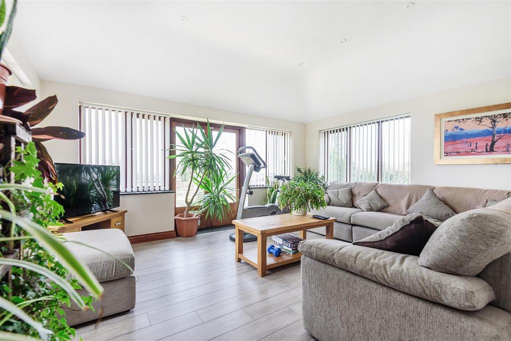 Liskeard Road, Saltash 5 bed detached house £1,100,000