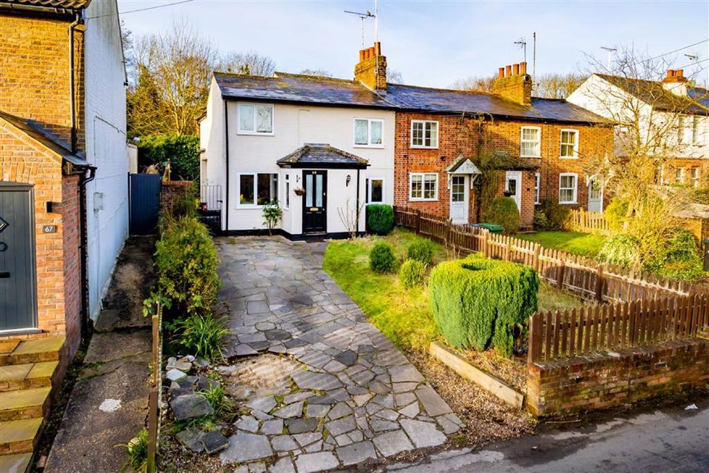 Coldharbour Lane, Harpenden... 3 bed terraced house £575,000