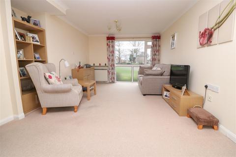 2 Arthy Close, Hatfield Peverel, Chelmsford, CM3 2HA