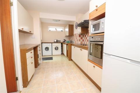 2 Arthy Close, Hatfield Peverel, Chelmsford, CM3 2HA