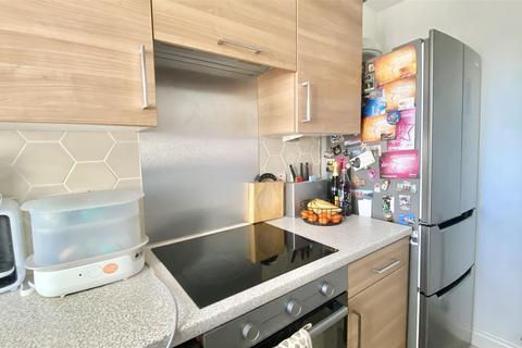 6 Denewood, Murton, Seaham, SR7 9BF