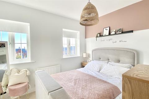 6 Denewood, Murton, Seaham, SR7 9BF